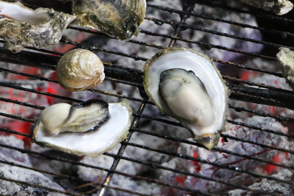 小琉球燒烤 筑安心燒物 牡蠣無限供應 露天碳烤吃到飽 - 黑崎時代