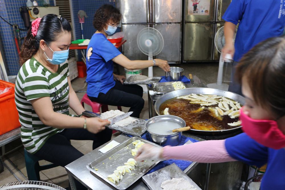 屏東東港美食這樣吃 華僑市場與在地小吃 4家必吃美食 跟著巷子內就對了 - 黑崎時代
