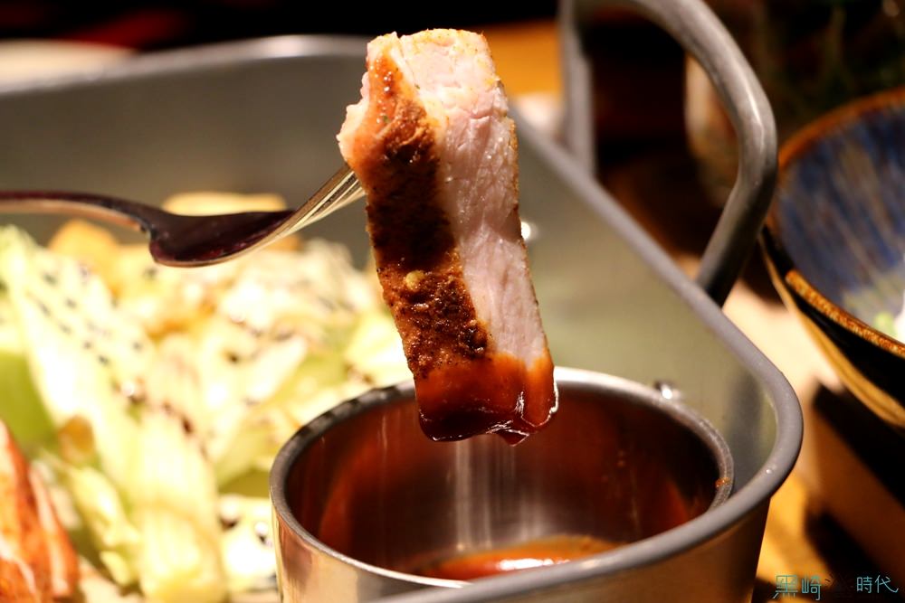 中和環球 mastro cafe 戰斧豬排 多汁美味豬排與炸雞 豐富高貴的丼飯 喝酒放鬆聚餐 - 黑崎時代