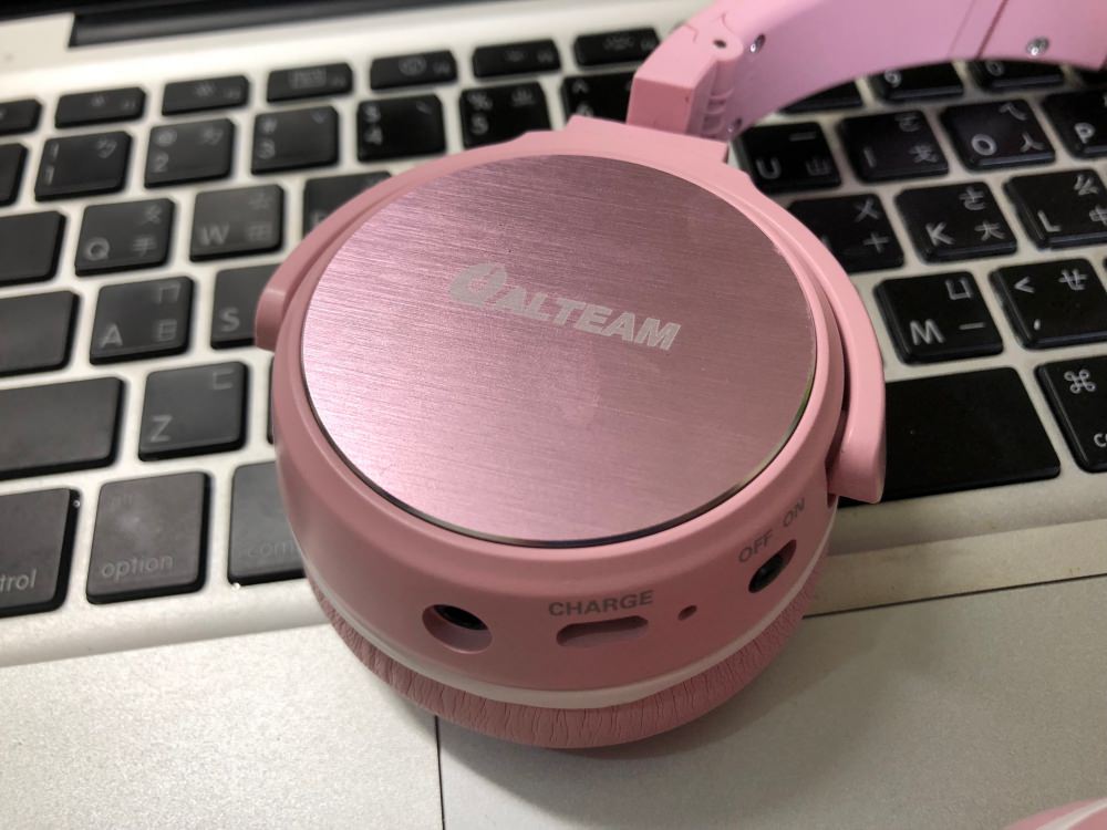 3C開箱 ALTEAM我聽 RFB-936 藍牙耳機 少女心噴發之萌系粉色時尚旅遊藍牙耳機 - 黑崎時代